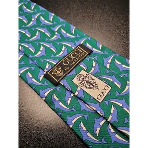 Gucci Men's Necktie Green Dolphin Silk 3.75" x 58" Excellent